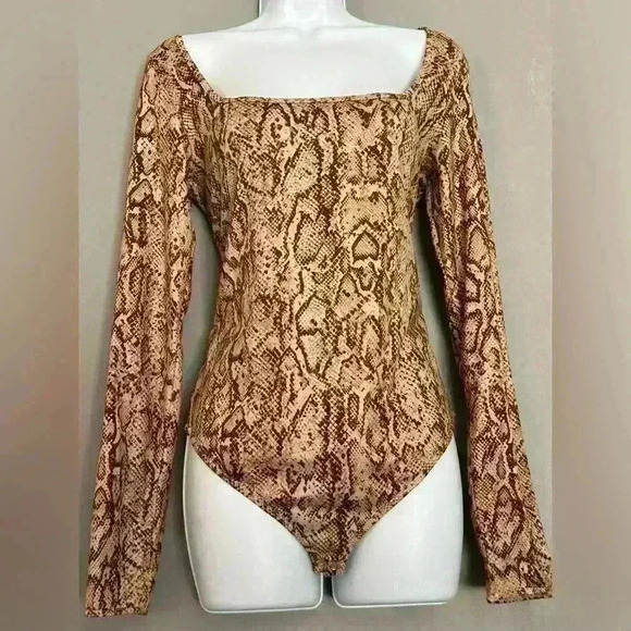 Sofia Jeans by Sofia Vergara Women's Long Sleeve Printed Bodysuit (449) - Picture 14 of 15